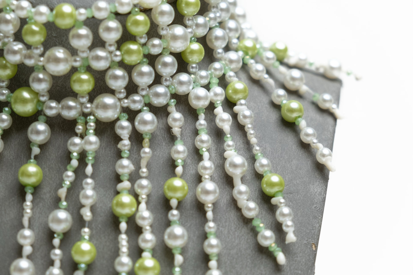 Retro chartrouse Pearl Choker