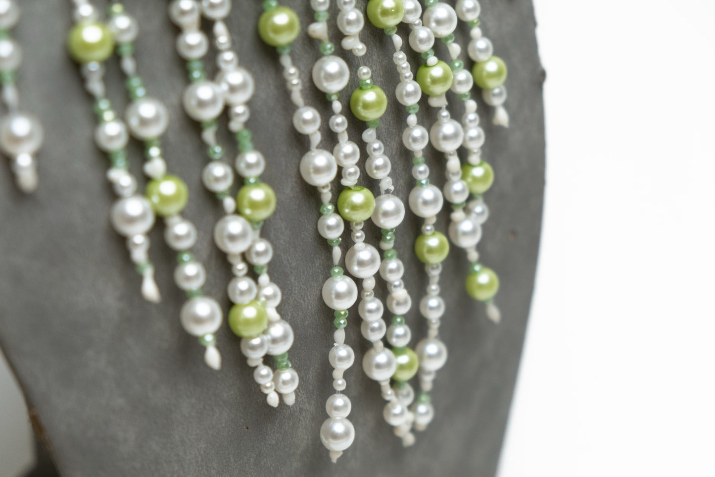 Retro chartrouse Pearl Choker